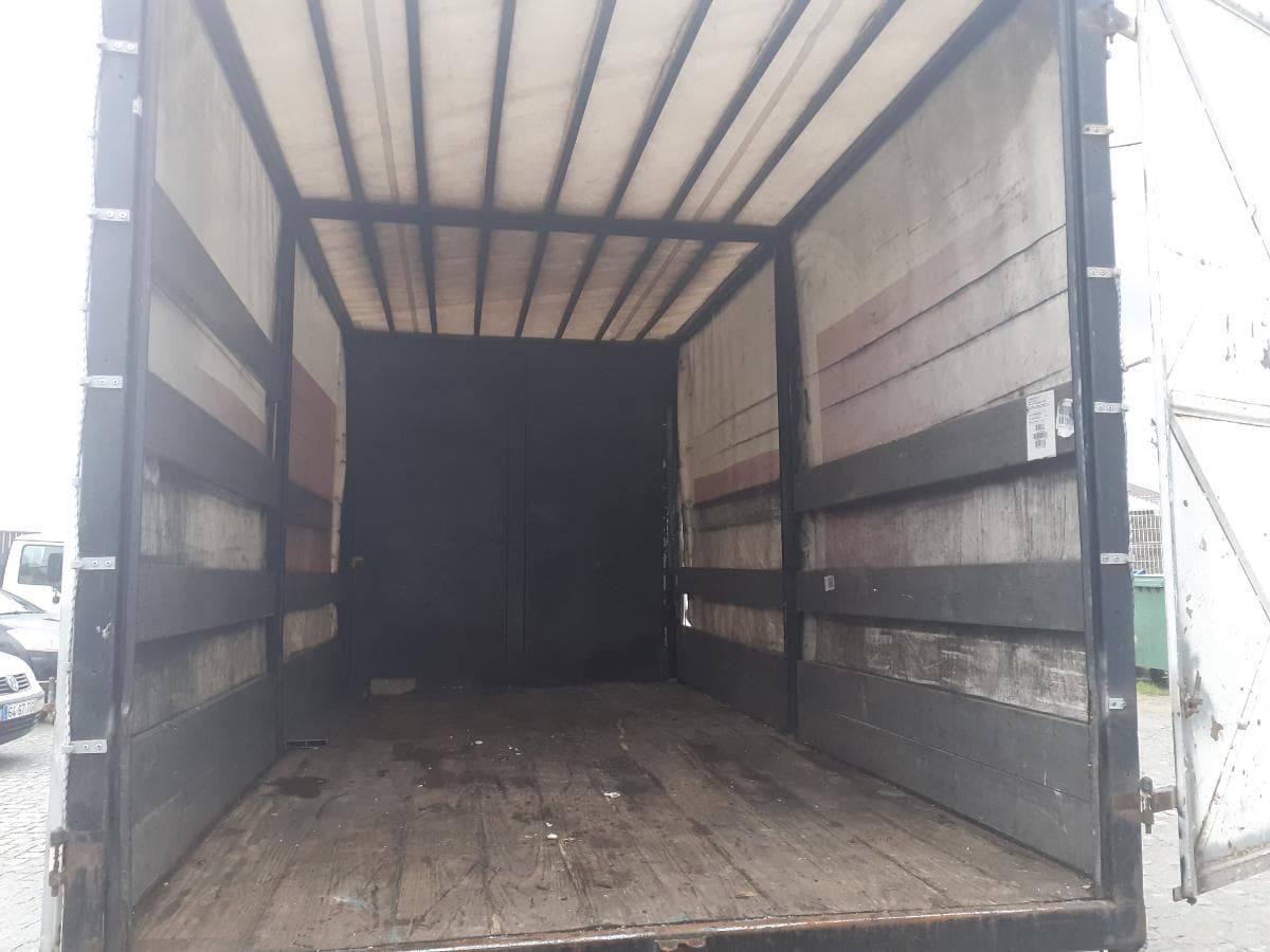 Nissan Cabstar 120-35 · Ano 2003 — imagen 7