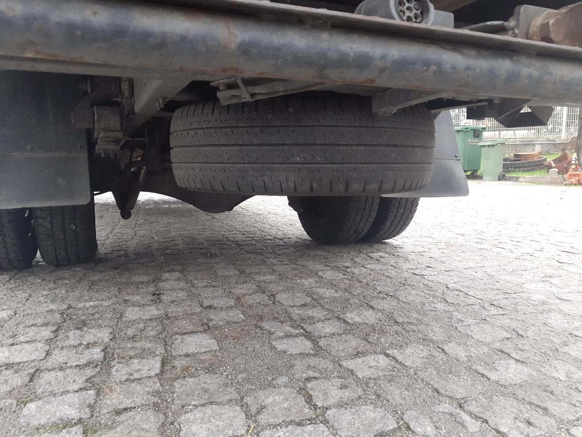 Nissan Cabstar 120-35 · Ano 2003 — imagen 8