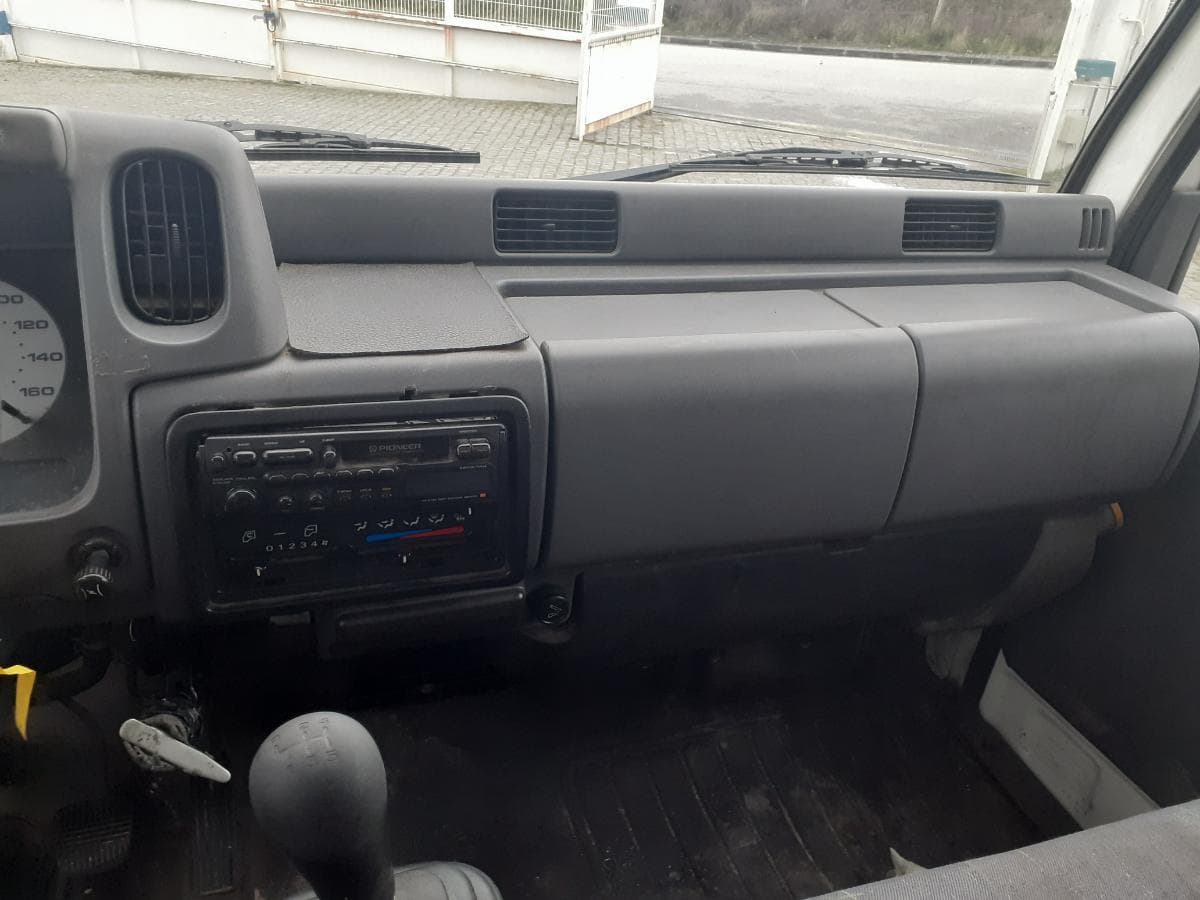 Nissan Cabstar 120-35 · Ano 2003 — imagen 13