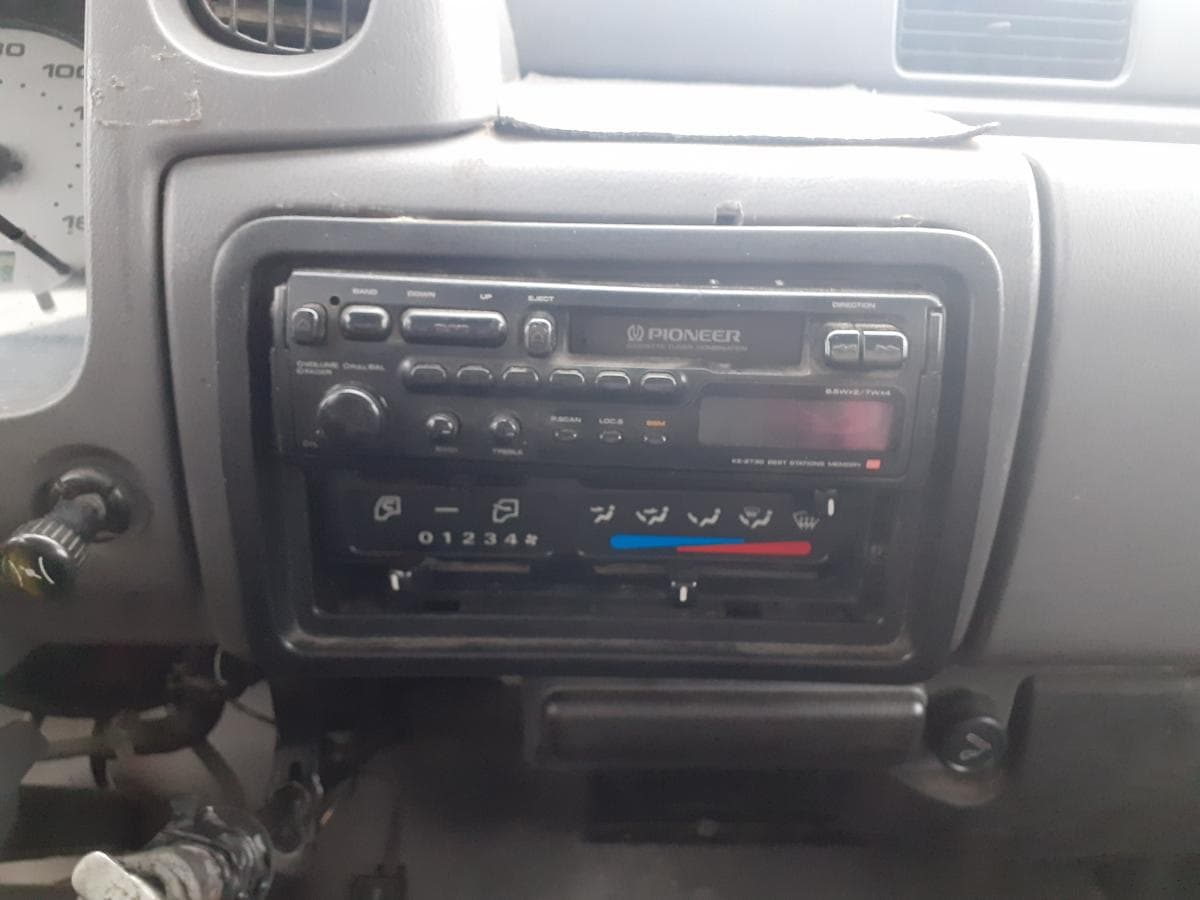 Nissan Cabstar 120-35 · Ano 2003 — imagen 12