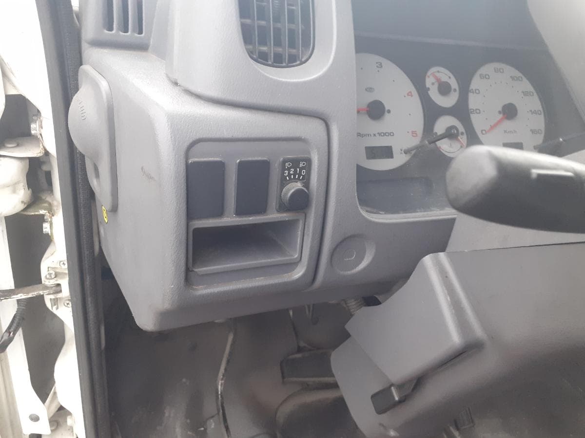 Nissan Cabstar 120-35 · Ano 2003 — imagen 15