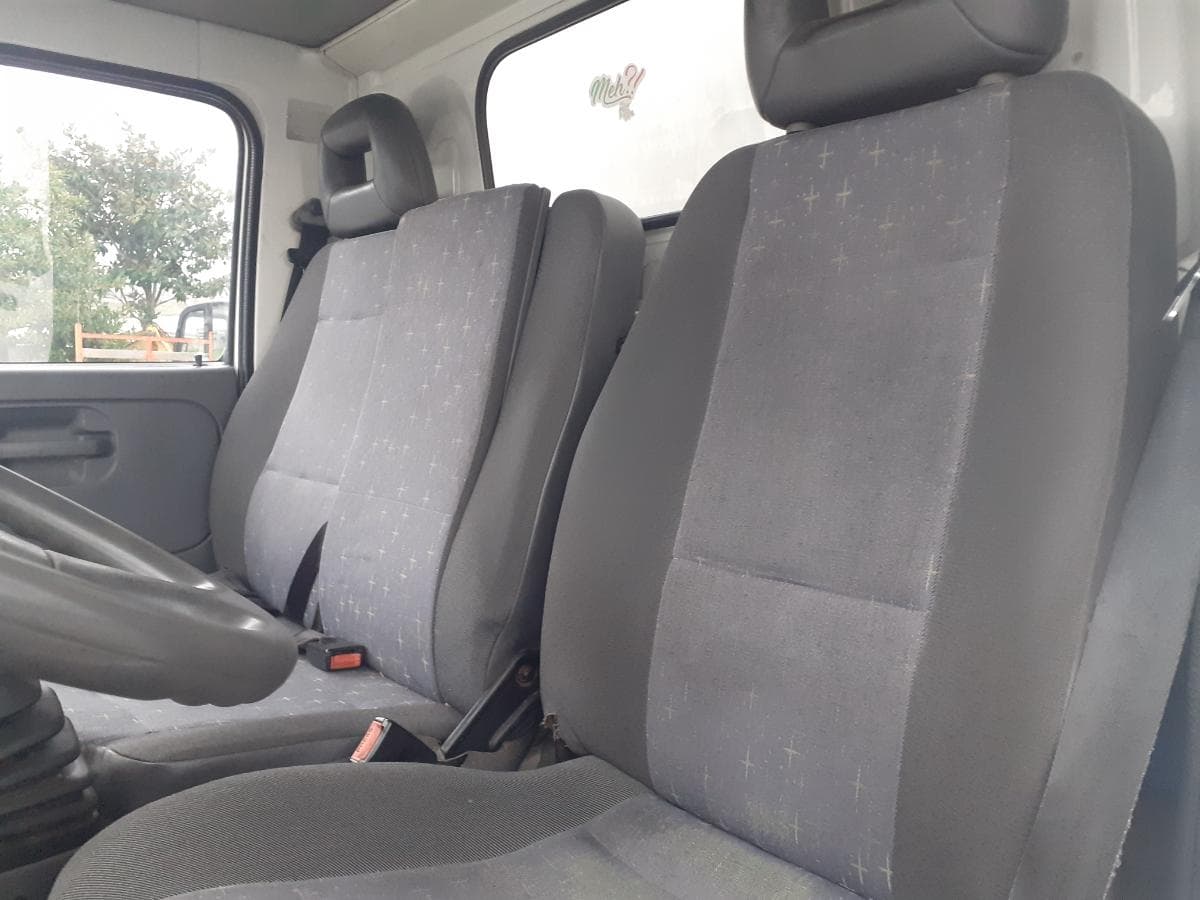 Nissan Cabstar 120-35 · Ano 2003 — imagen 17