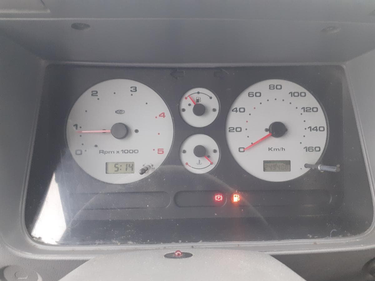 Nissan Cabstar 120-35 · Ano 2003 — imagen 18