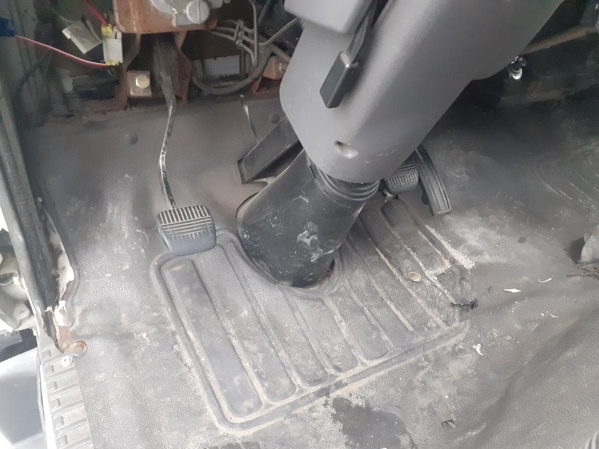 Nissan Cabstar 120-35 · Ano 2003 — imagen 16