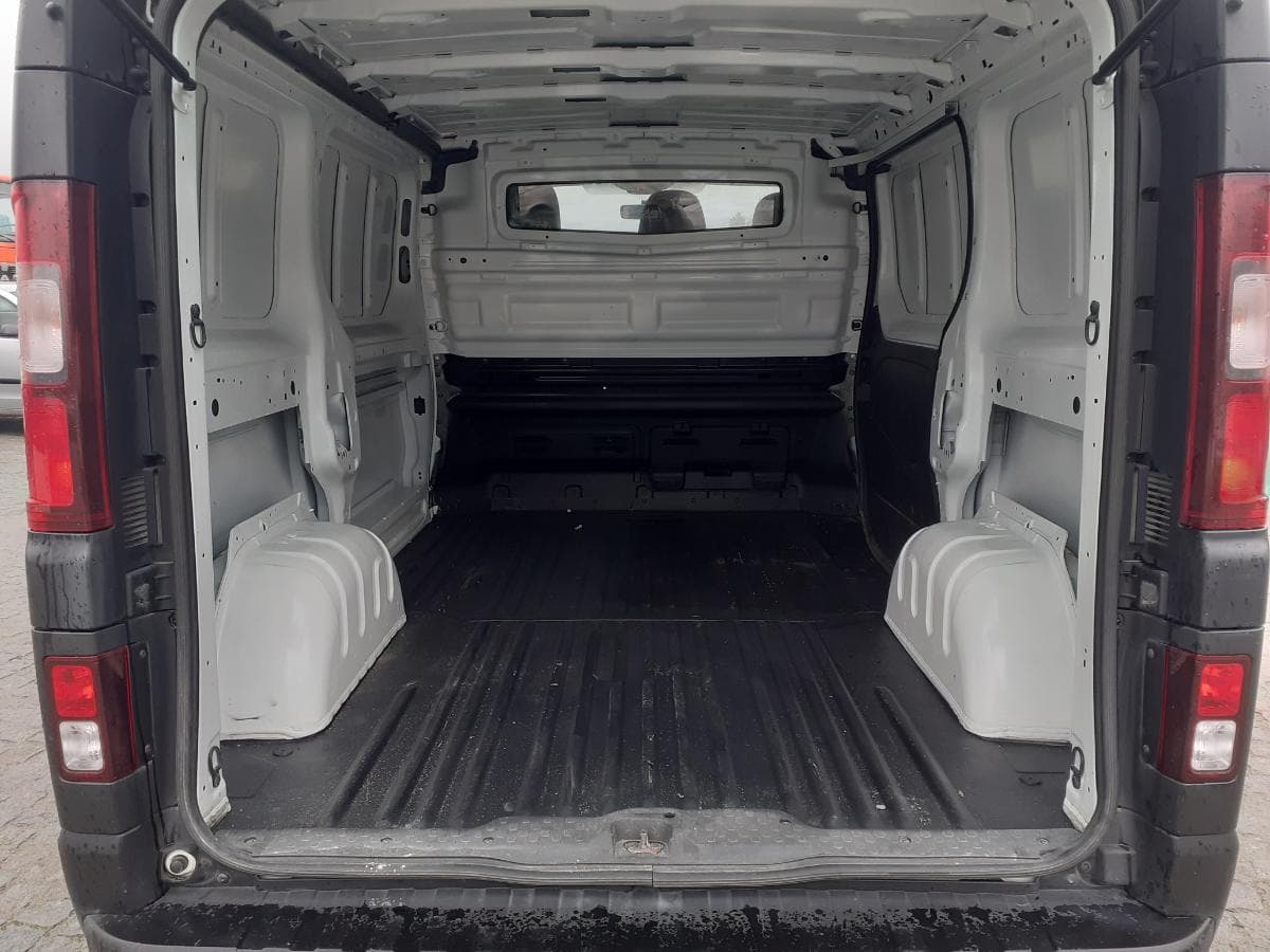 Renault Trafic 1.6 DCI · Ano 2017 — image 10