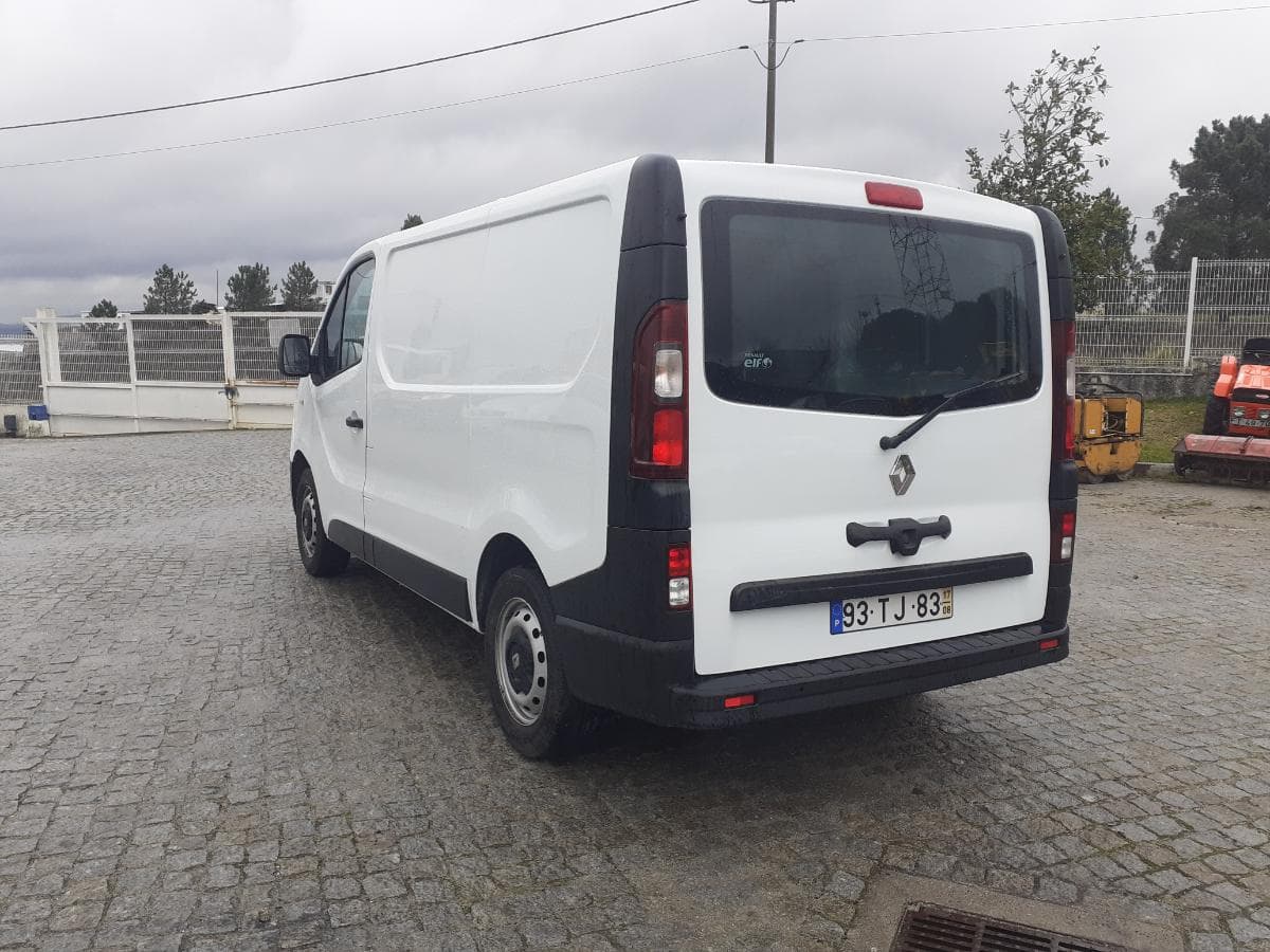 Renault Trafic 1.6 DCI · Ano 2017 — image 6