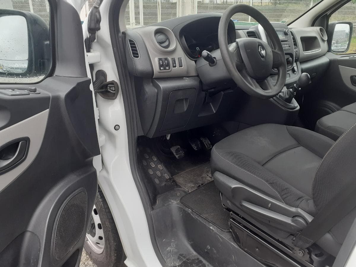 Renault Trafic 1.6 DCI · Ano 2017 — image 12