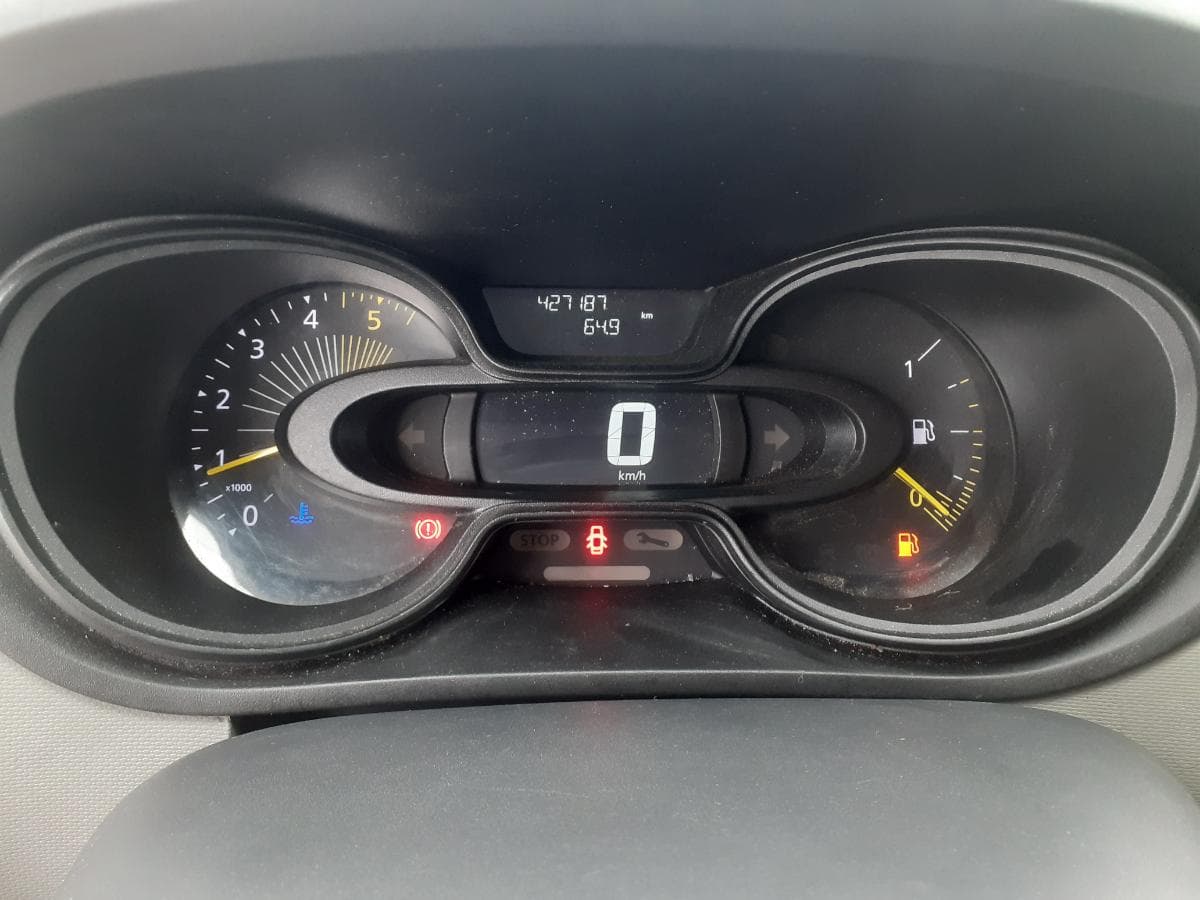 Renault Trafic 1.6 DCI · Ano 2017 — image 13