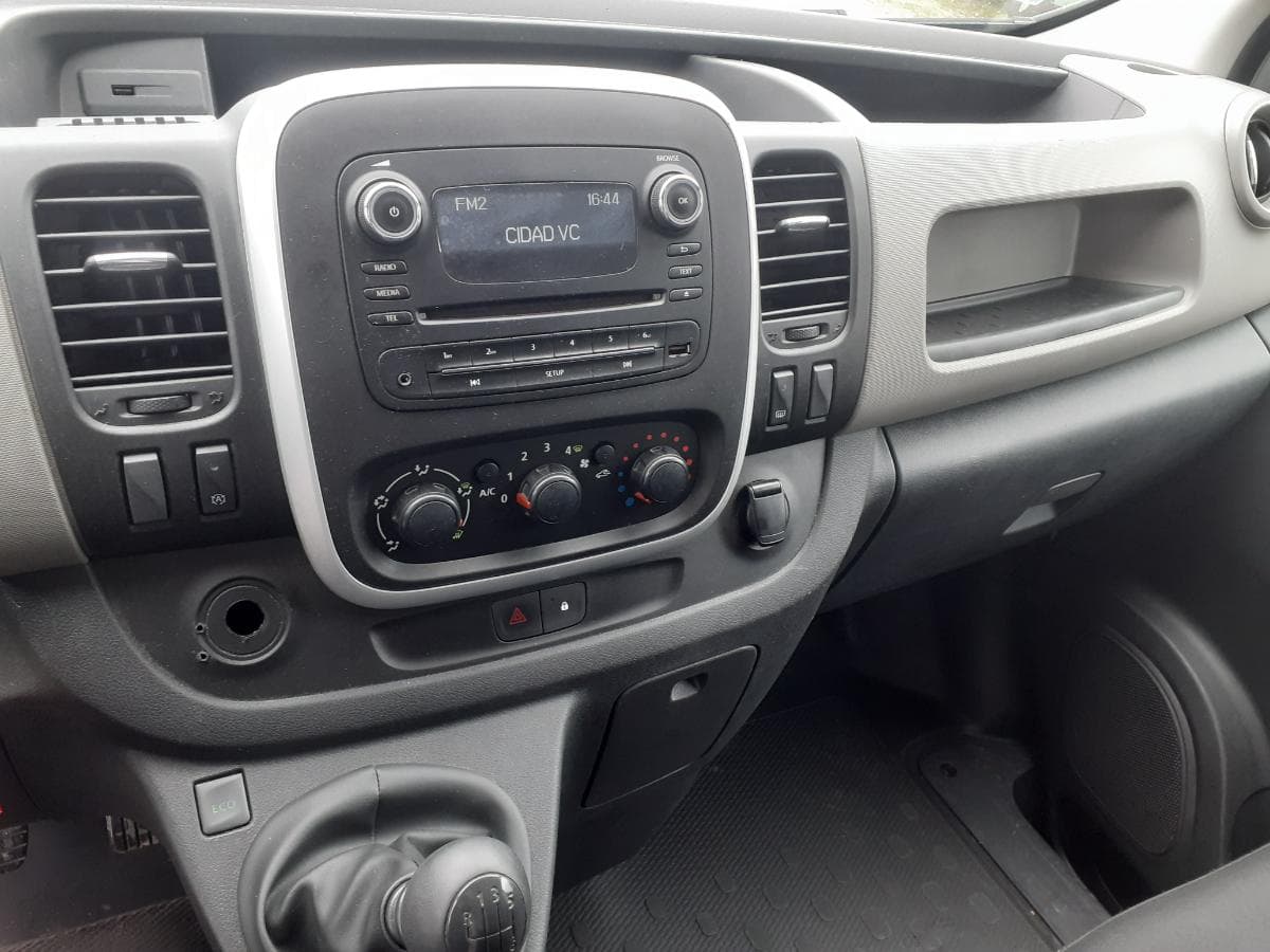 Renault Trafic 1.6 DCI · Ano 2017 — image 14