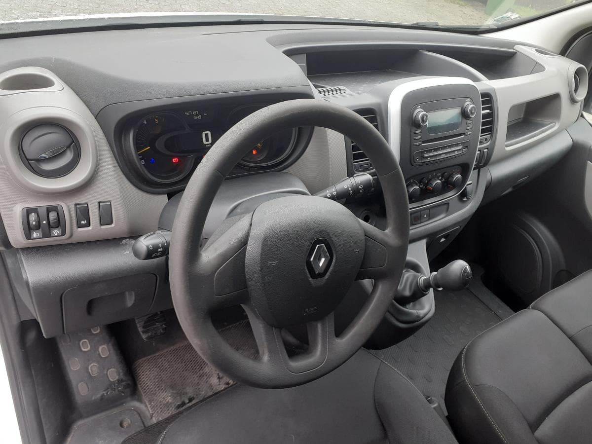 Renault Trafic 1.6 DCI · Ano 2017 — image 21