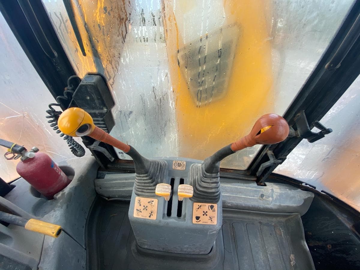 Retroescavadora - JCB — imagem 11