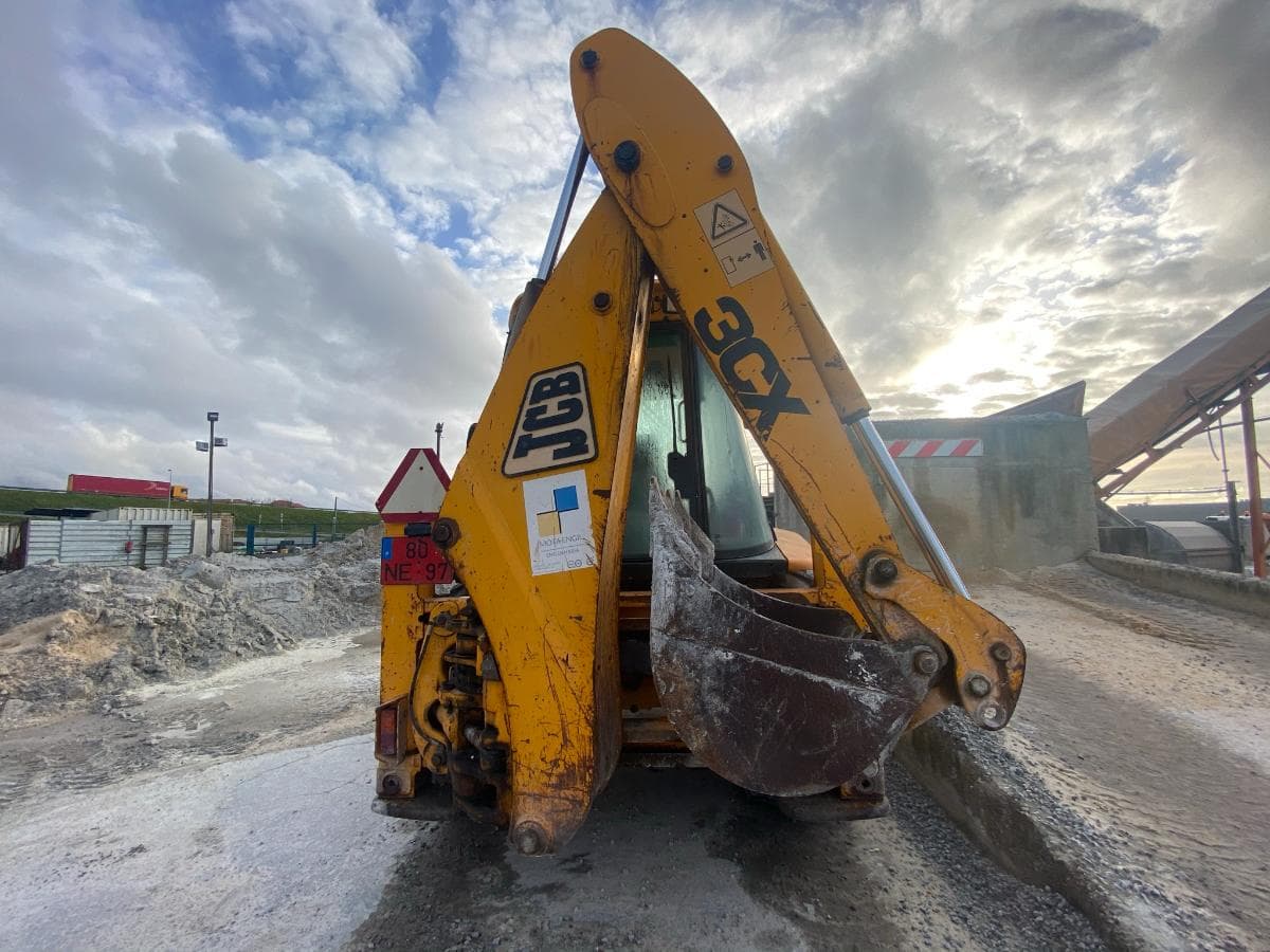 Retroescavadora - JCB — imagem 6