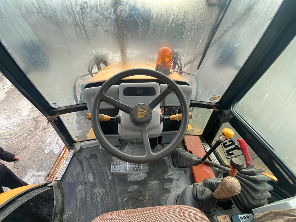 Retroescavadora - JCB — imagem 10
