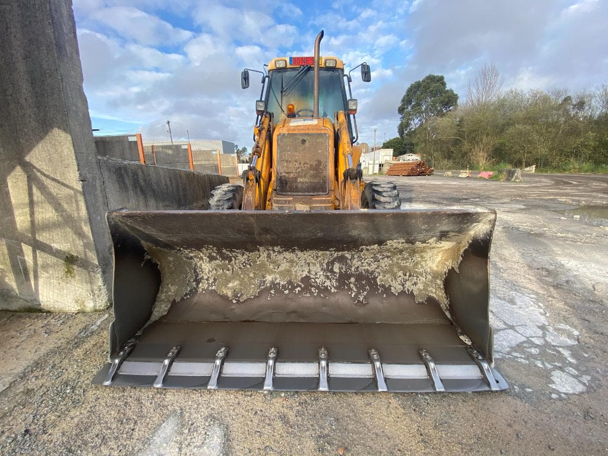 Retroescavadora - JCB — imagem 8