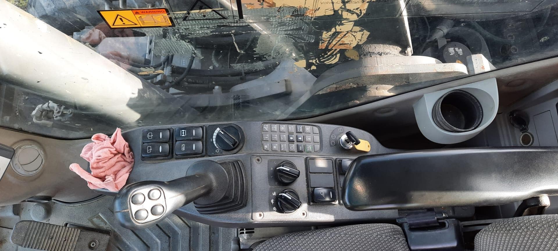 Escav. de rodas 20T - VOLVO — imagem 14
