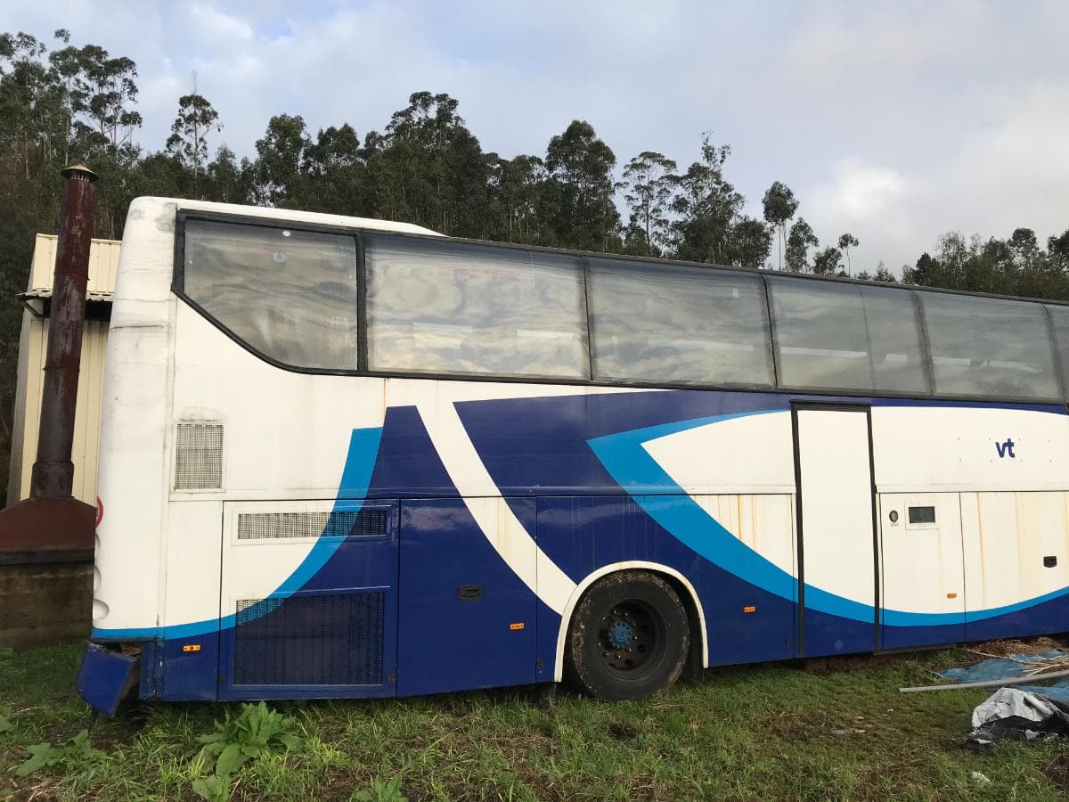 VOLVO B12B · Paredes — imagen 3