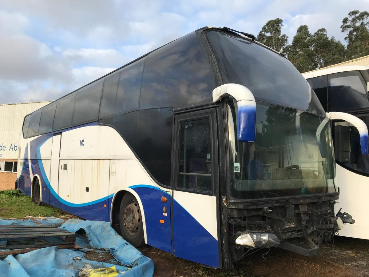 VOLVO B12B · Paredes — imagen 1