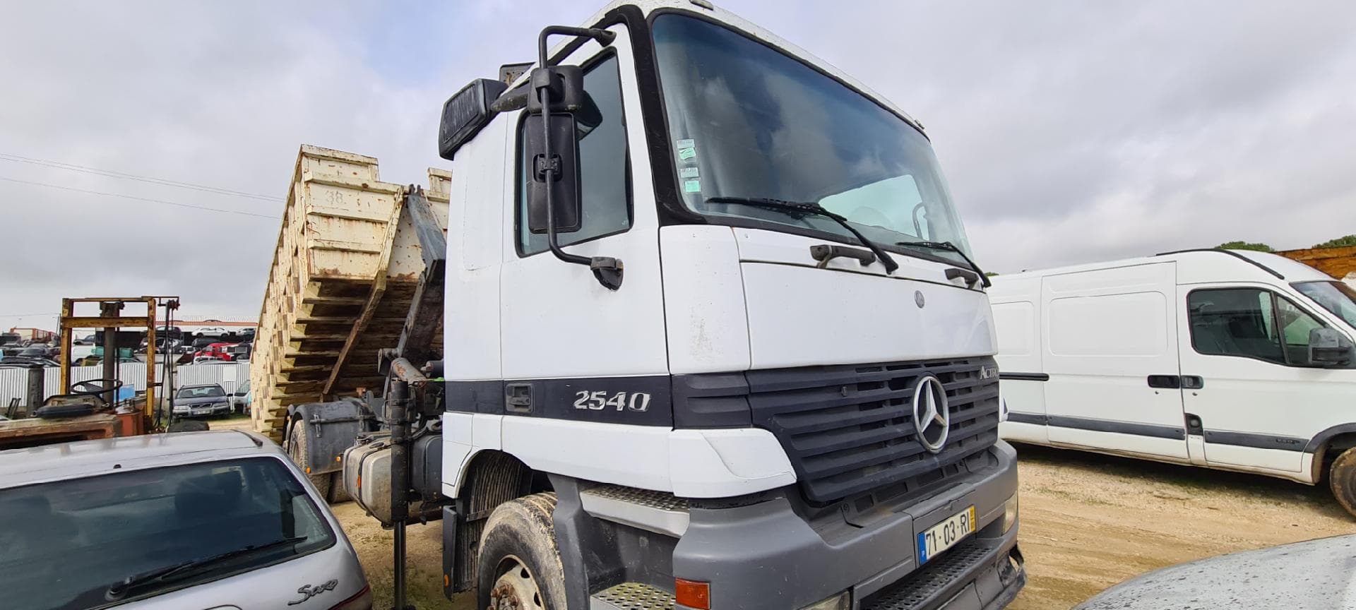 Mercedes-Benz Actros 2540 L c/ grua e sistema contentor — imagen 3