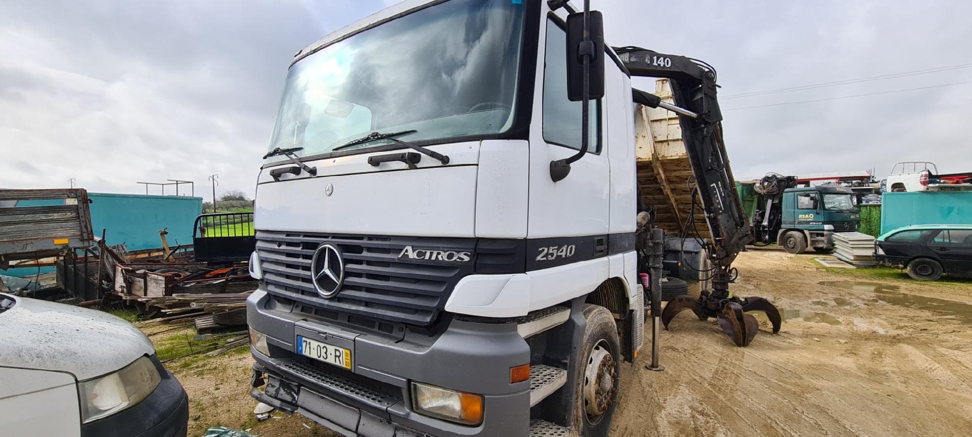 Mercedes-Benz Actros 2540 L c/ grua e sistema contentor — imagen 2