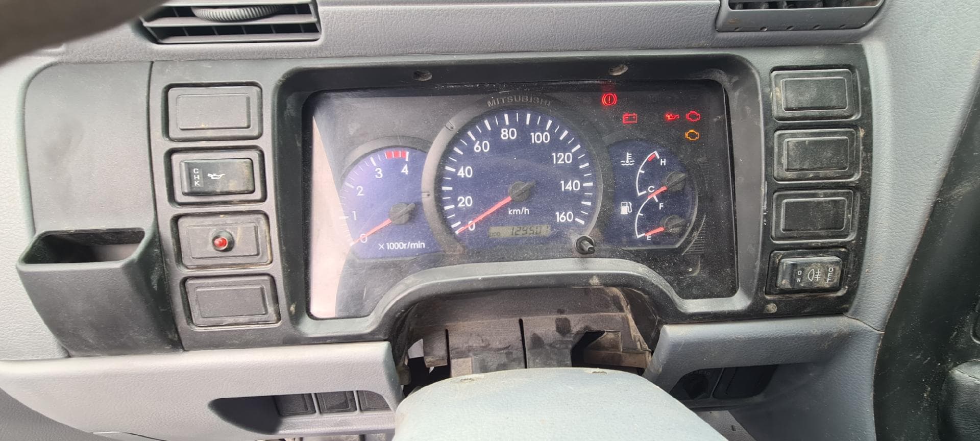 Mitsubishi Canter TD Cabine Dupla — image 8