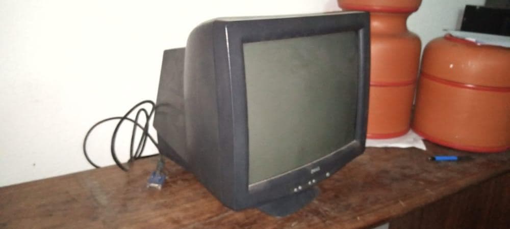 Monitor Dell + Desktop Dell Optiplex 380 · — imagen 3