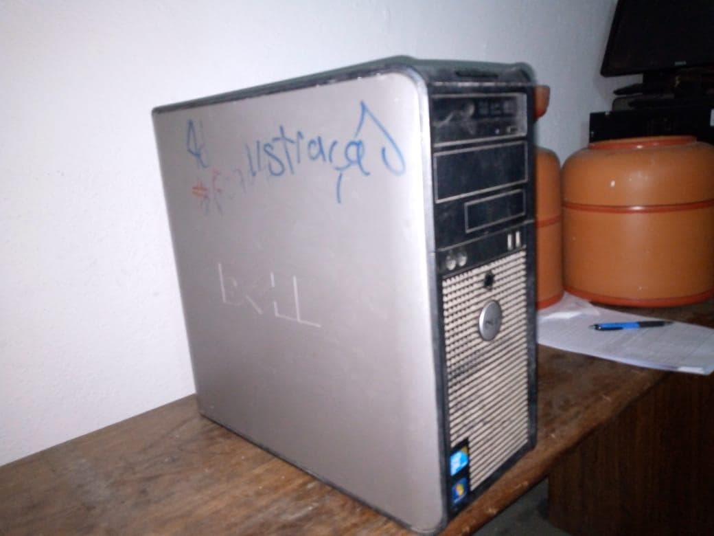 Monitor Dell + Desktop Dell Optiplex 380 · — imagen 4
