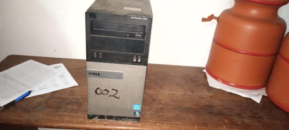 Desktop Dell Optiplex 320 + Desktop Dell Optiplex 390 · — imagen 5