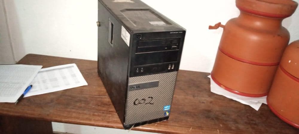 Desktop Dell Optiplex 320 + Desktop Dell Optiplex 390 ·