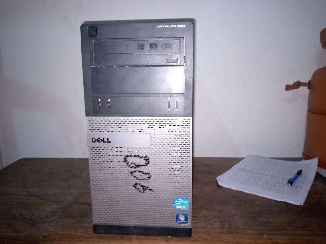 Desktop Dell Optiplex 390 + Desktop Dell Latitude D330 + Desk Top Dell optplex GX 320 com monitor · — image 1