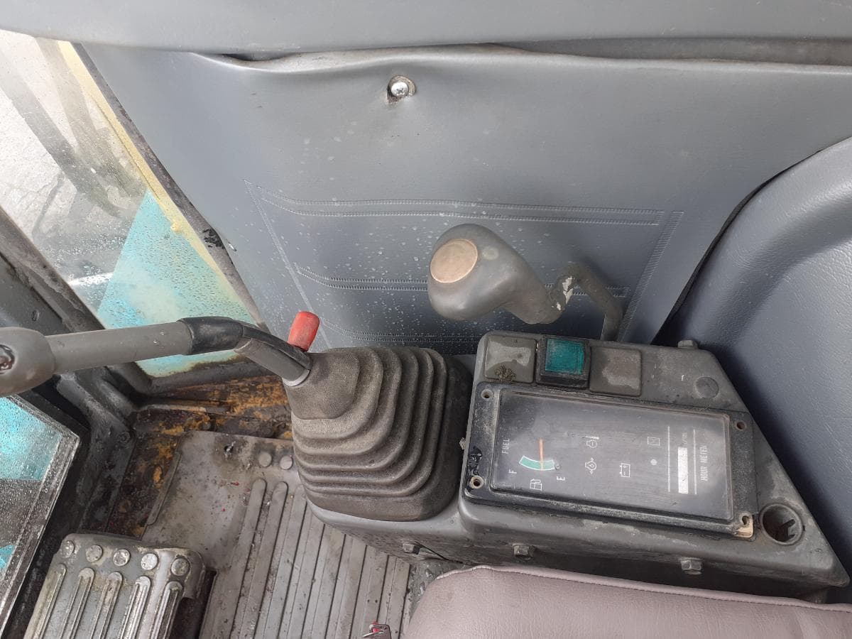 Mini Giratória Yanmar Vio 40 — image 13