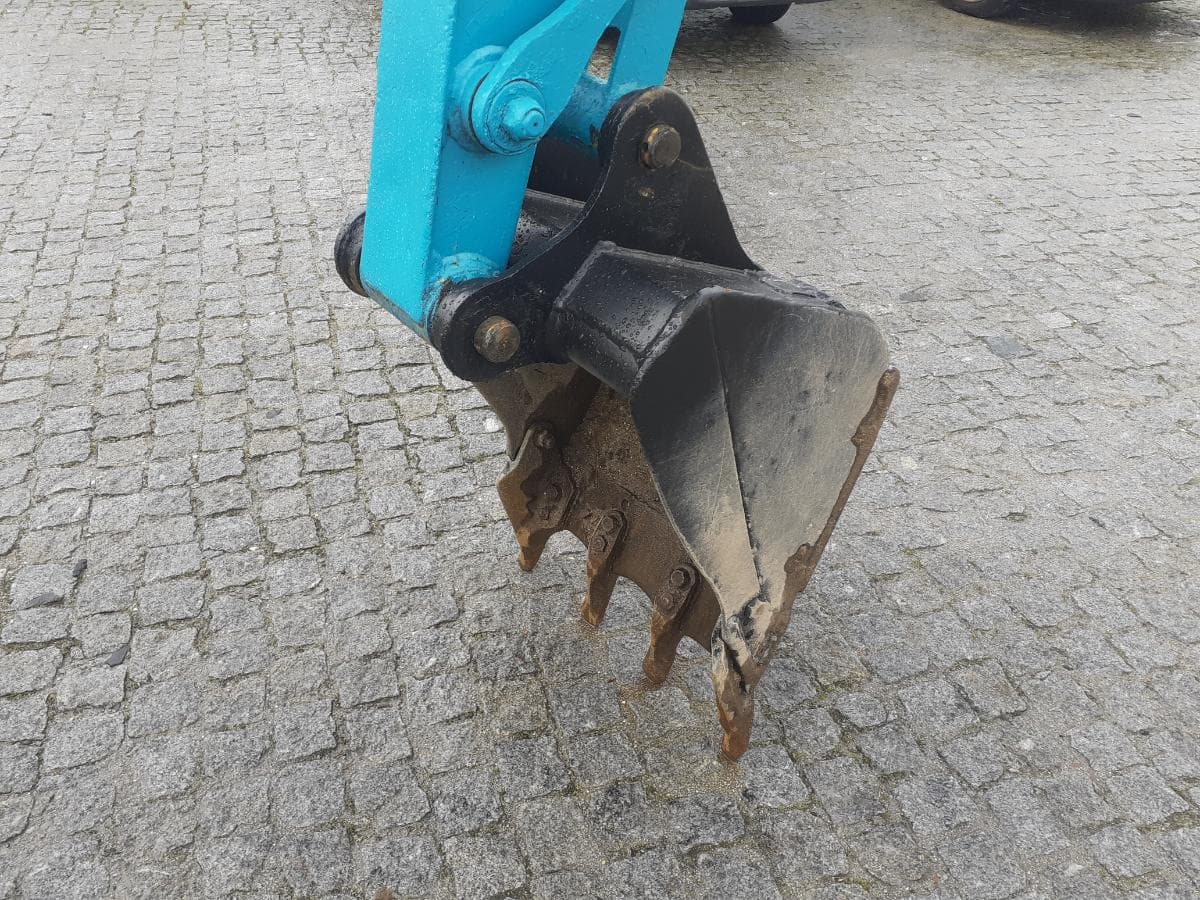 Mini Giratória Yanmar Vio 40 — image 6