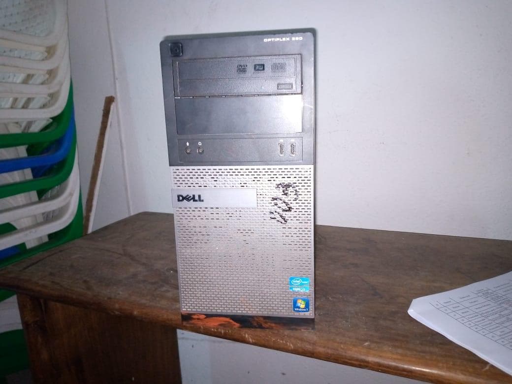 Desktop Dell Optiplex G520 + Desktop Dell Optiplex 390 + Desk Top Dell Optplex GX 390  · — imagen 2