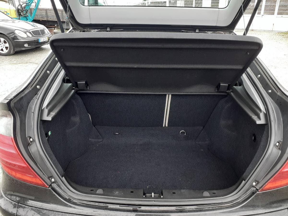 Mercedes-Benz C220CDI · Ano 2004 — imagen 10
