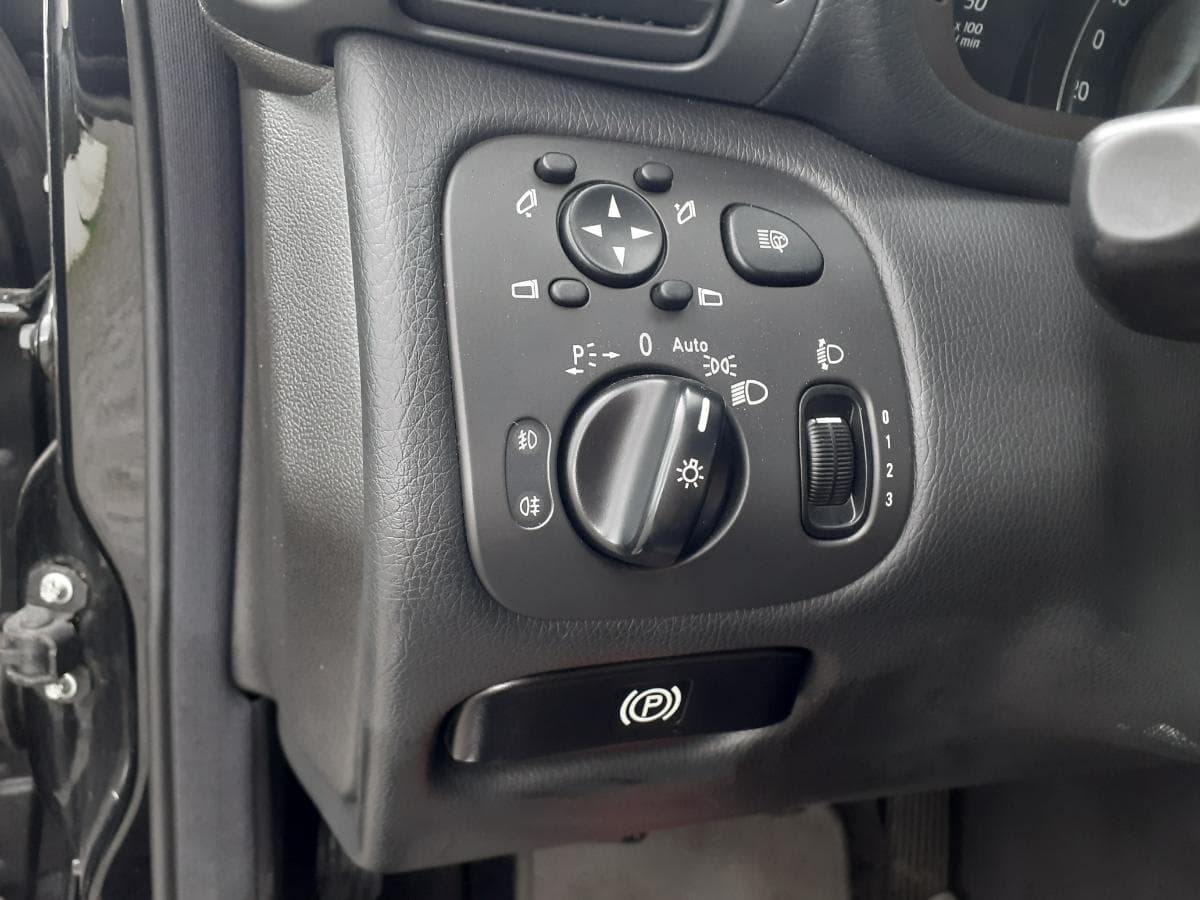 Mercedes-Benz C220CDI · Ano 2004 — imagen 14