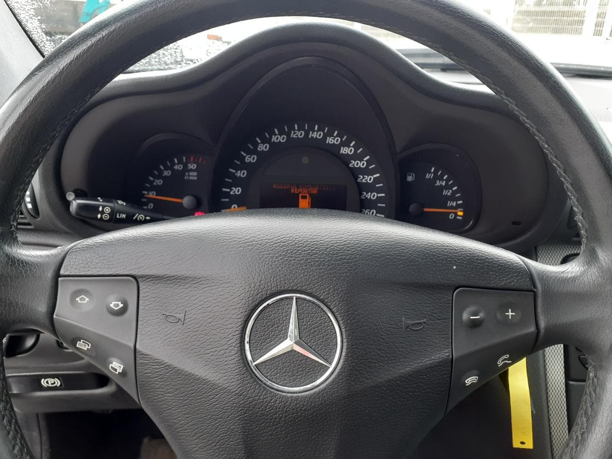 Mercedes-Benz C220CDI · Ano 2004 — imagen 17