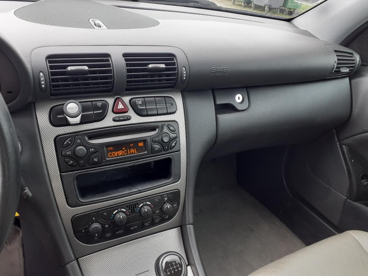Mercedes-Benz C220CDI · Ano 2004 — imagen 20
