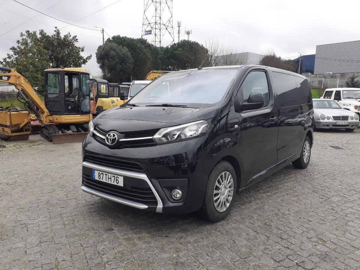 Toyota Proace 1.6 D · 9 Lugares · Ano 2017 — imagen 3