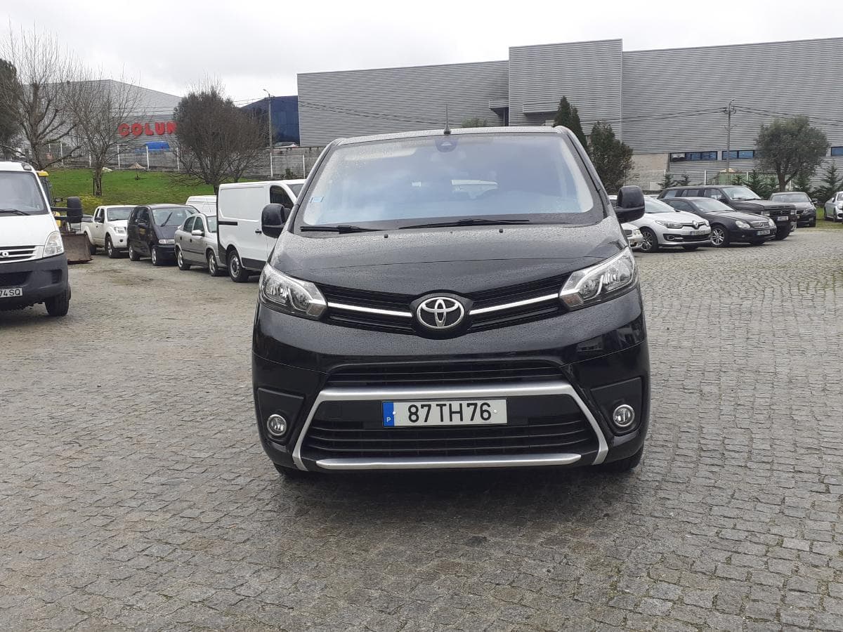 Toyota Proace 1.6 D · 9 Lugares · Ano 2017 — imagen 2