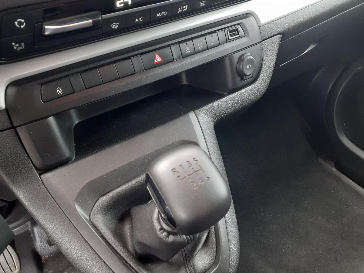 Toyota Proace 1.6 D · 9 Lugares · Ano 2017 — imagen 21