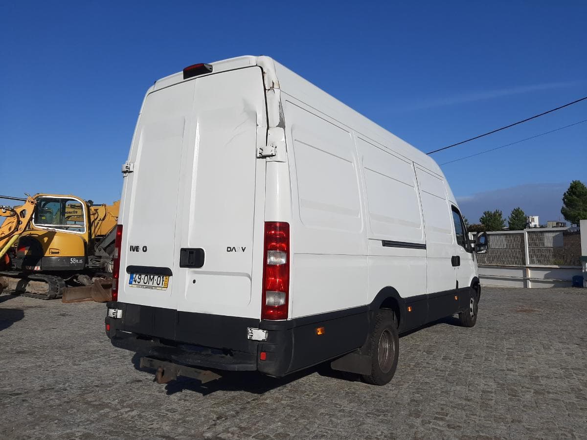 Iveco Daily 35C15 · Ano 2014 — imagem 5