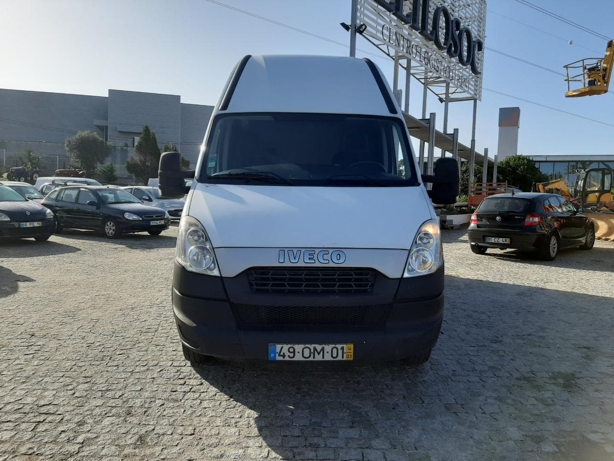 Iveco Daily 35C15 · Ano 2014 — imagem 2