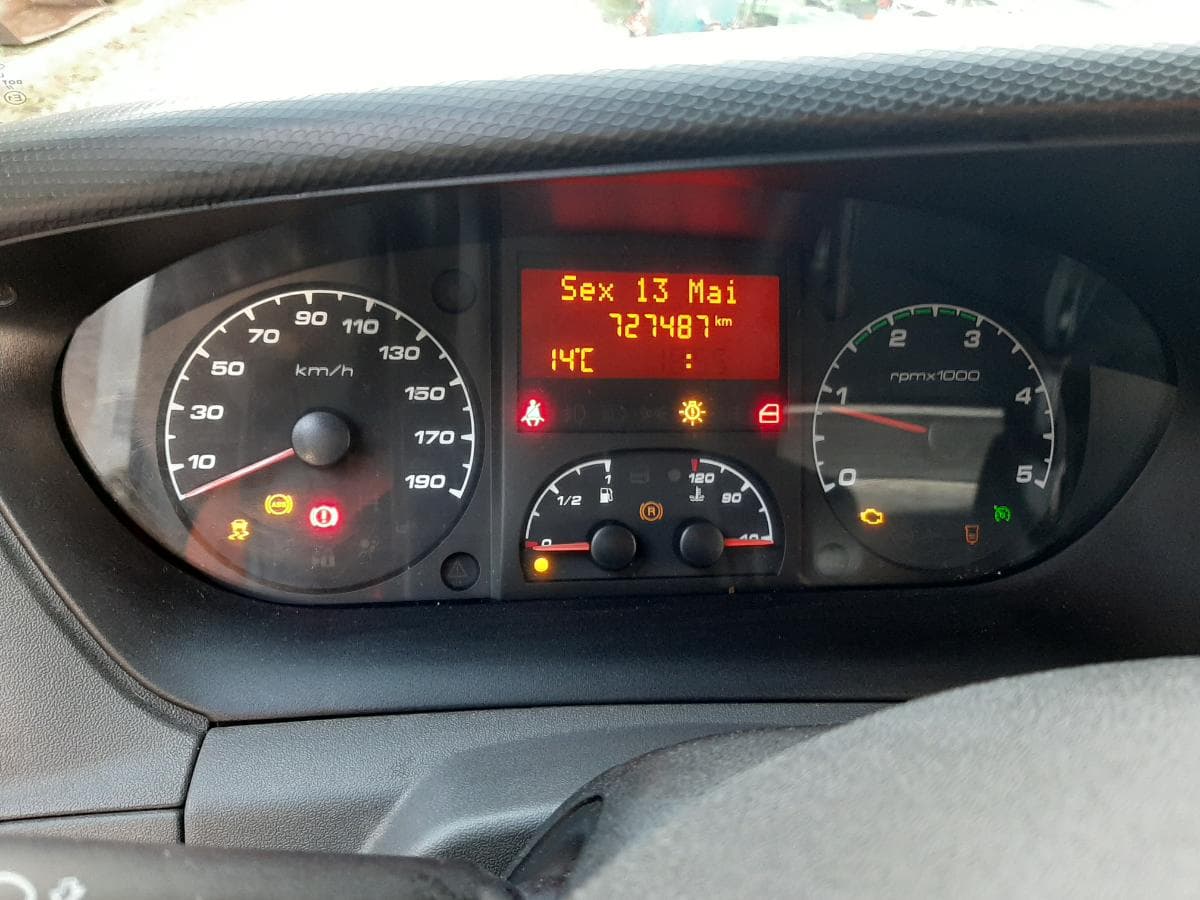 Iveco Daily 35C15 · Ano 2014 — imagem 17