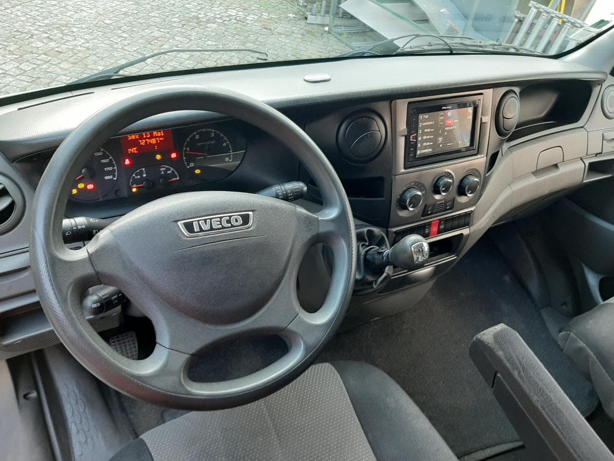 Iveco Daily 35C15 · Ano 2014 — imagem 18