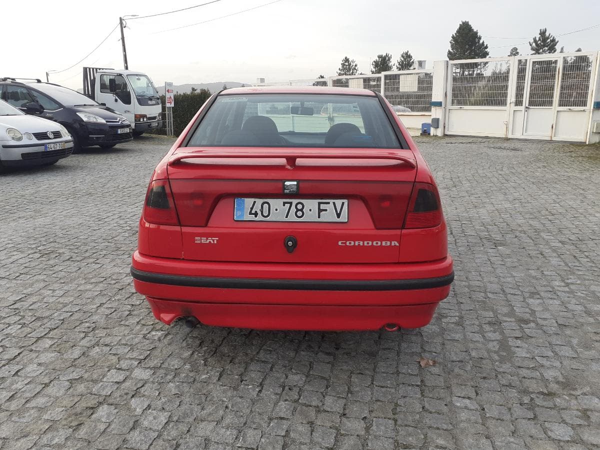 Seat Cordoba 1.4i · Ano 1995 — imagen 5