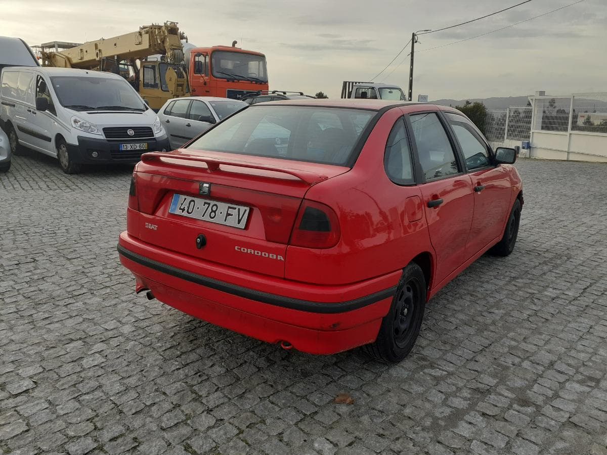 Seat Cordoba 1.4i · Ano 1995 — imagen 6
