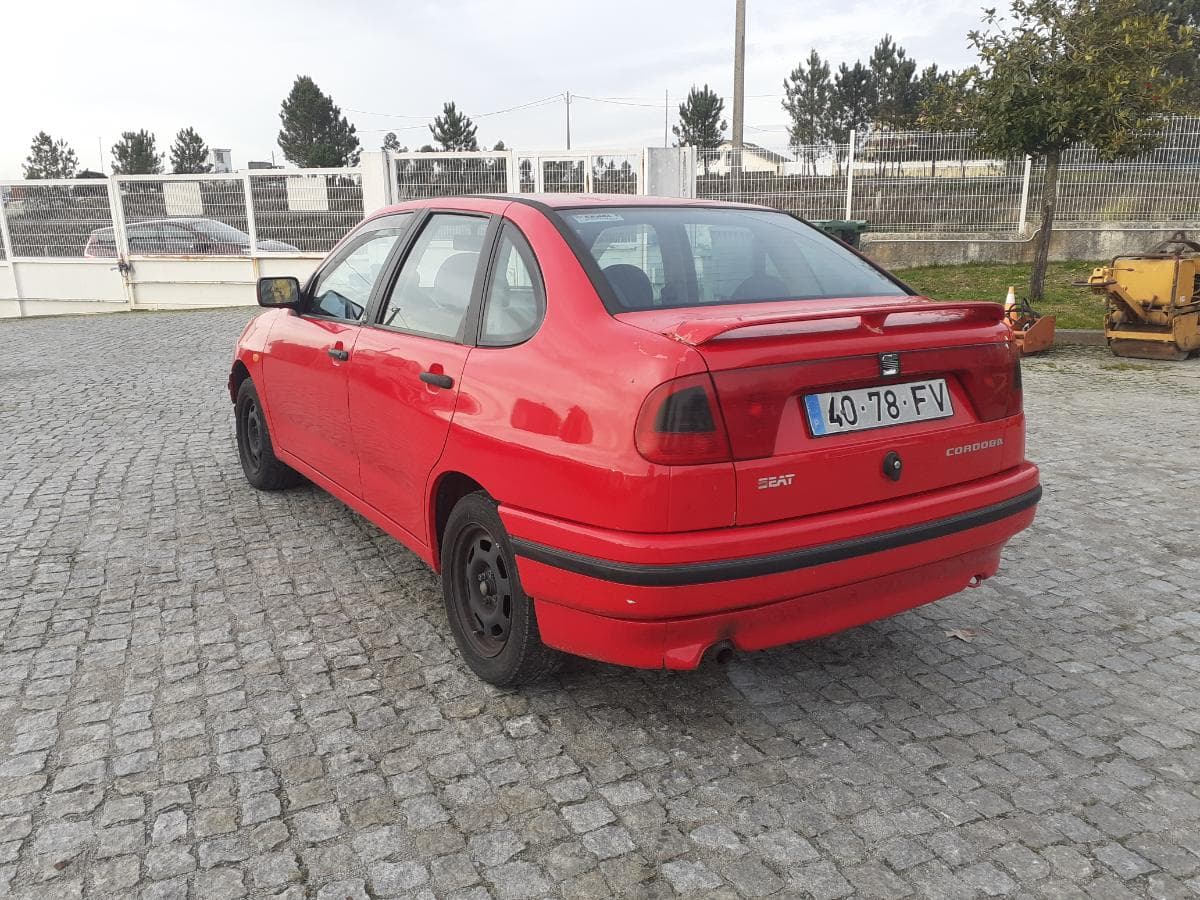 Seat Cordoba 1.4i · Ano 1995 — imagen 4