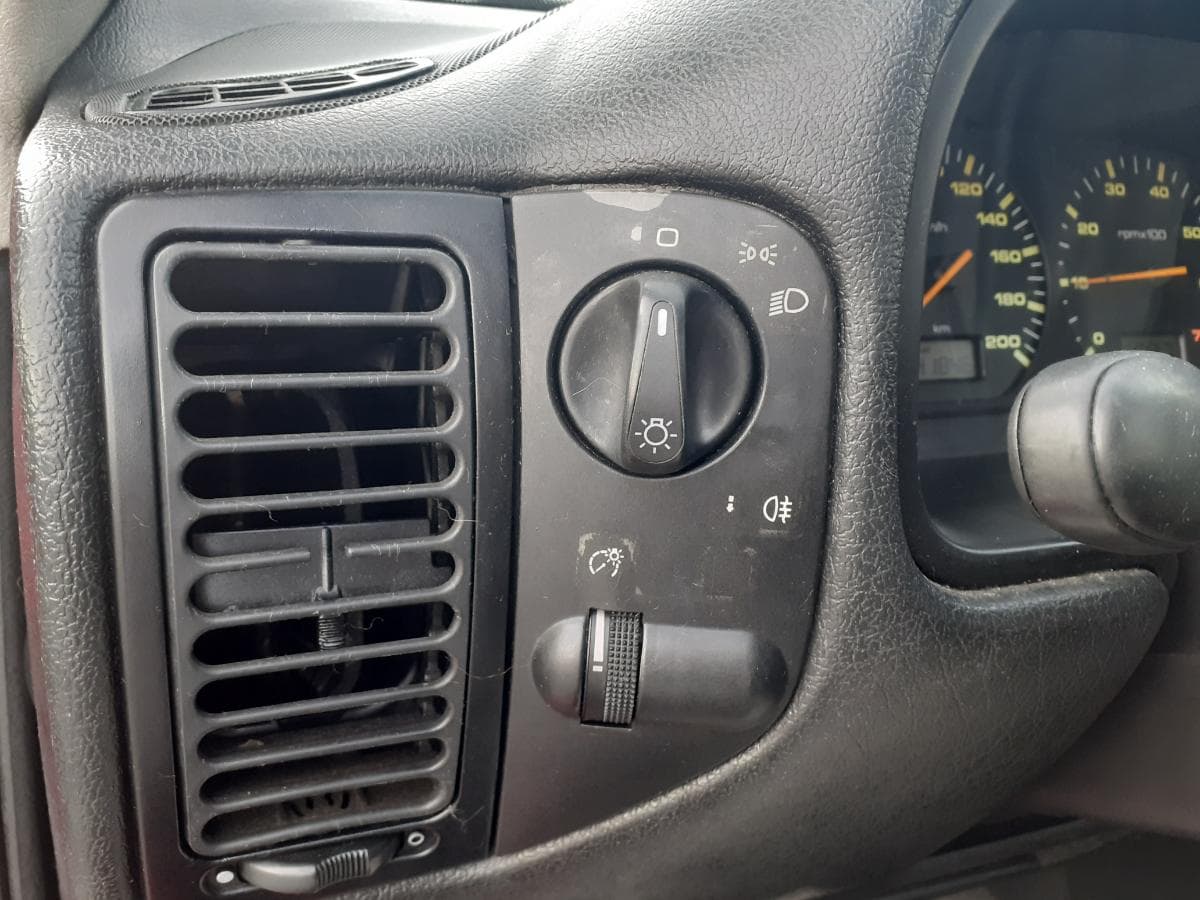 Seat Cordoba 1.4i · Ano 1995 — imagen 15