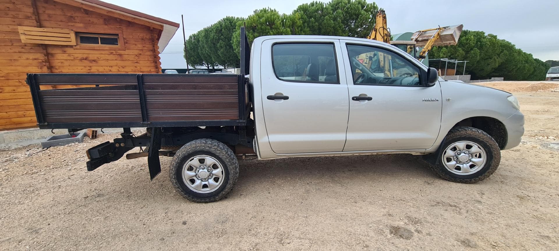 TOYOTA Hilux VII Pick-up 2.5 D-4D 4WD — imagem 5