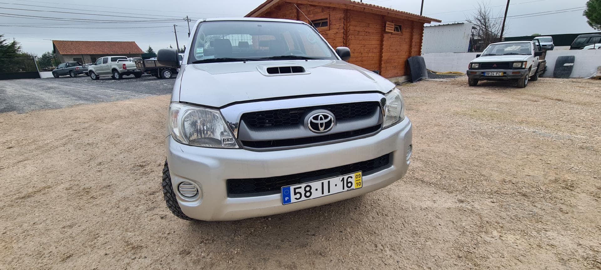 TOYOTA Hilux VII Pick-up 2.5 D-4D 4WD — imagem 2