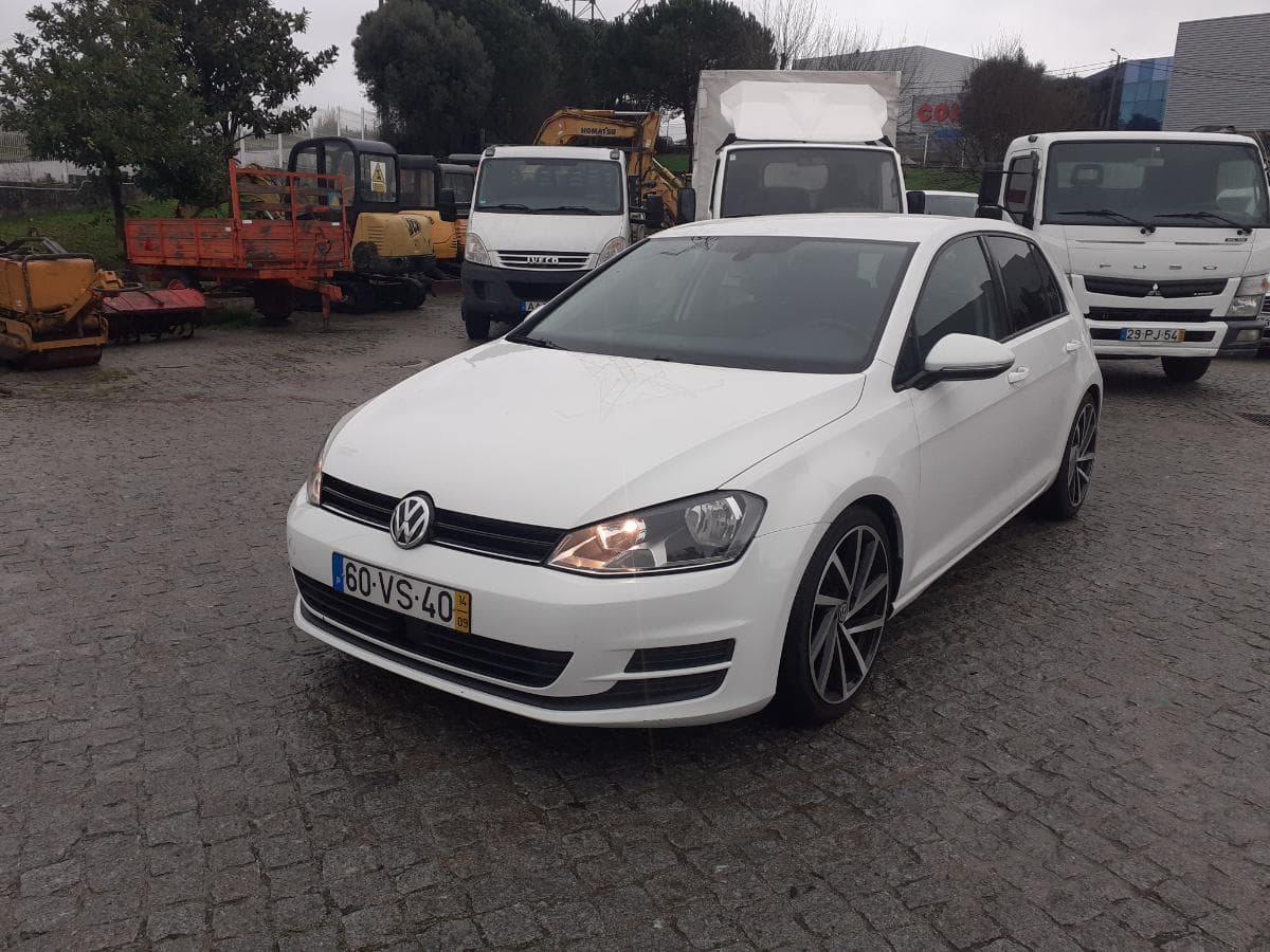 Volkswagen Golf 1.6 TDI · Ano 2014 — image 3